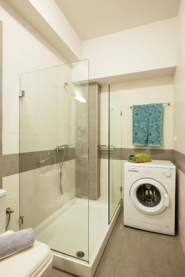Sea View Luxury Apartments 플라키아스 외부 사진