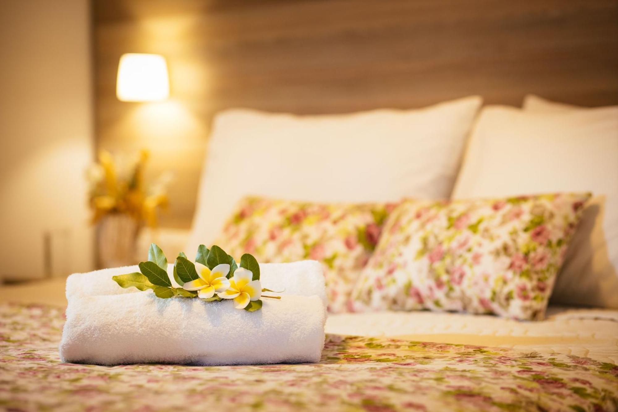 Sea View Luxury Apartments 플라키아스 외부 사진